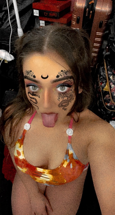 Onlyfans leak ddaphnii 

 picture 2