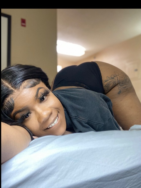 View deelicious314 (DeeLicious) OnlyFans 6 Photos and 10 Videos for free 

 picture 2