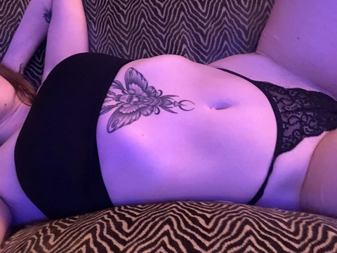 View delilah (delilah1998) OnlyFans 370 Photos and 70 Videos gallery 

 picture 2