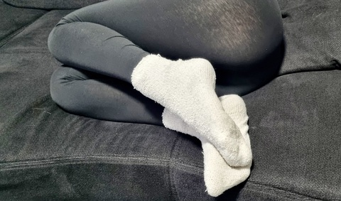 Onlyfans leaks deluxe.feets.booty 

 picture 2