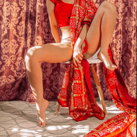 Onlyfans leak desigirl_xoxo 

 picture 2