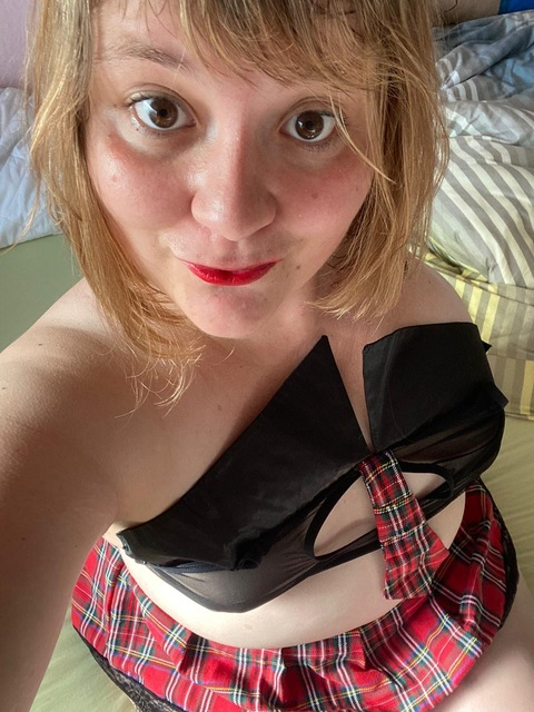 View deutsche_anna OnlyFans content for free 

 picture 2