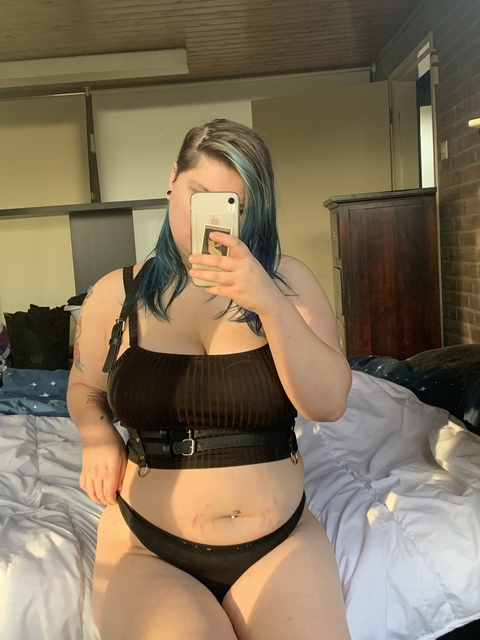 View devonyfree OnlyFans content for free 

 picture 2