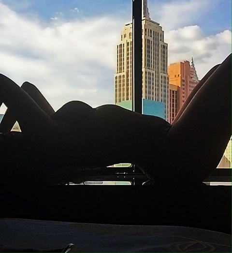 dezeraydiamond OnlyFans Leaks (8 Photos and 5 Videos) 

 picture 2