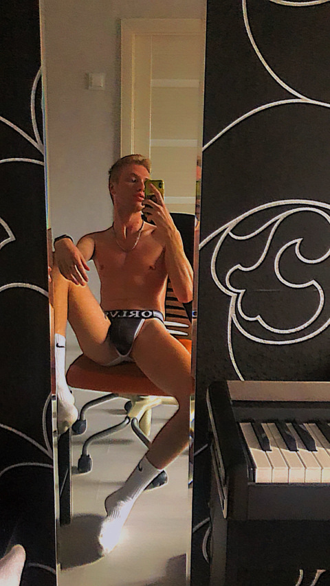 diarmstrong OnlyFans Leak (0 Photos and 2 Videos) 

 picture 2