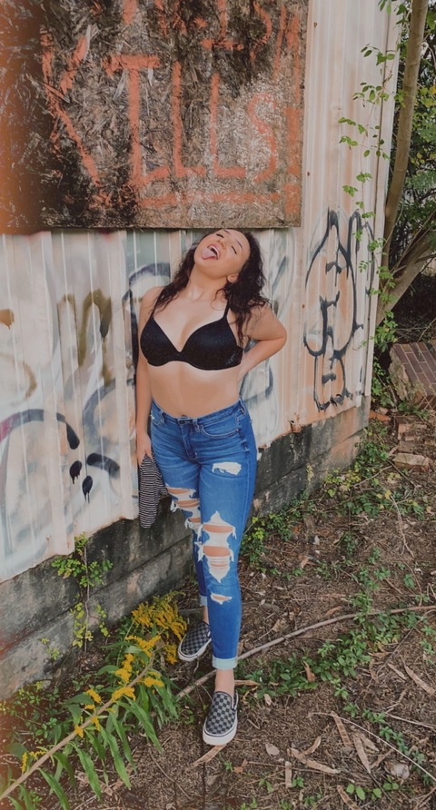 View dimeadozenbby OnlyFans content for free 

 picture 2