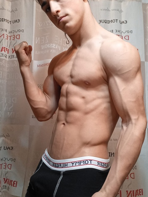 diosyarcangel (Dios 👼🏻 Arcángel 😈) free OnlyFans Leaked Pictures and Videos 

 picture 2