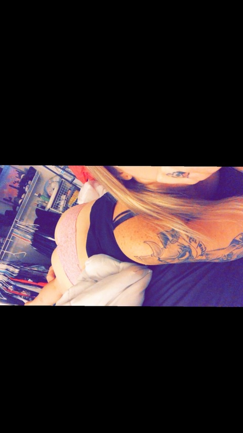 dirtyassblonde OnlyFans Leaked Photos and Videos 

 picture 2
