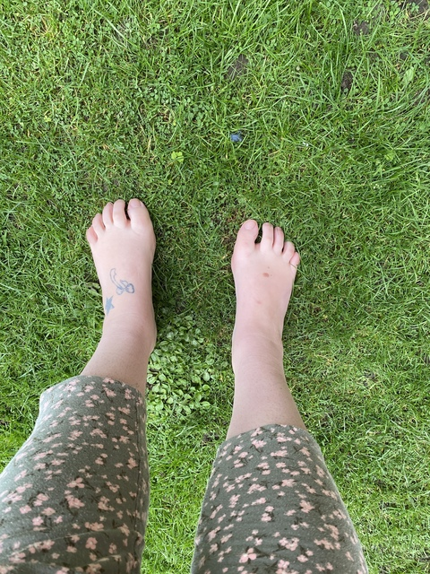 Onlyfans leak dirtydirtysoles 

 picture 2