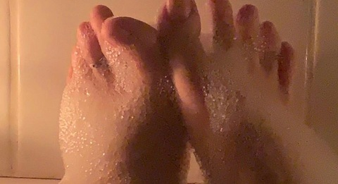 View dirtylittlefairyfeet OnlyFans content for free 

 picture 2