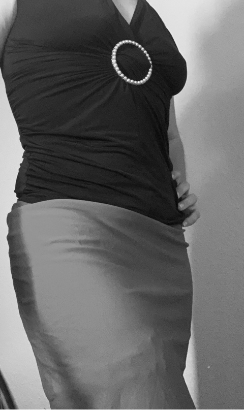 View dirtyskirt1 (Dirtyskirt1) OnlyFans 13 Photos and 14 Videos gallery 

 picture 2