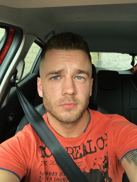 dlowe117 (Dan L.) free OnlyFans Leaked Videos and Pictures 

 picture 2