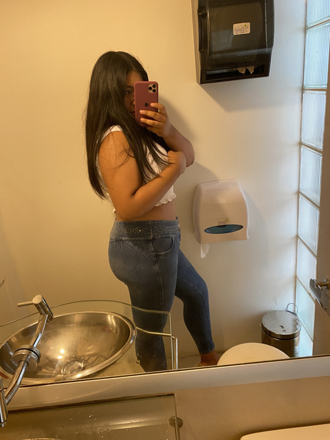dm_cer (Diana Montalvo) free OnlyFans content 

 picture 2
