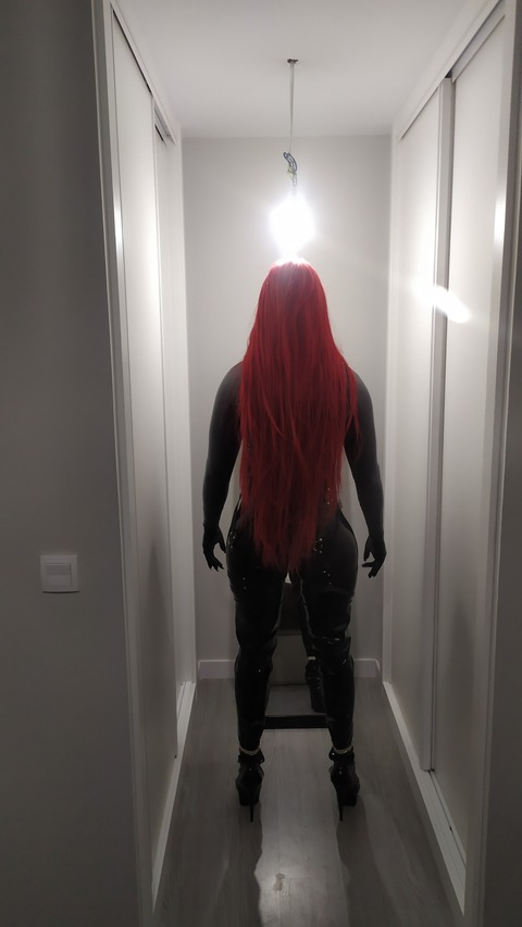 Onlyfans leaks dominatrix_tania 

 picture 2