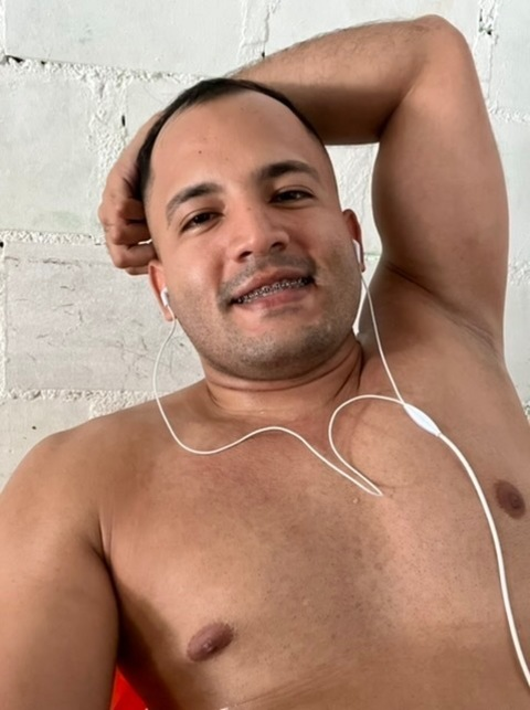 drakehard OnlyFans Leak (2 Photos and 0 Videos) 

 picture 2