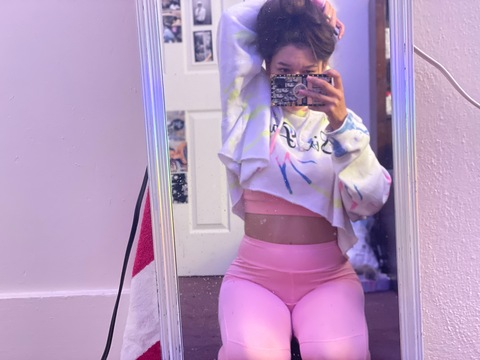 Onlyfans leak dreamdollzzz710 

 picture 2