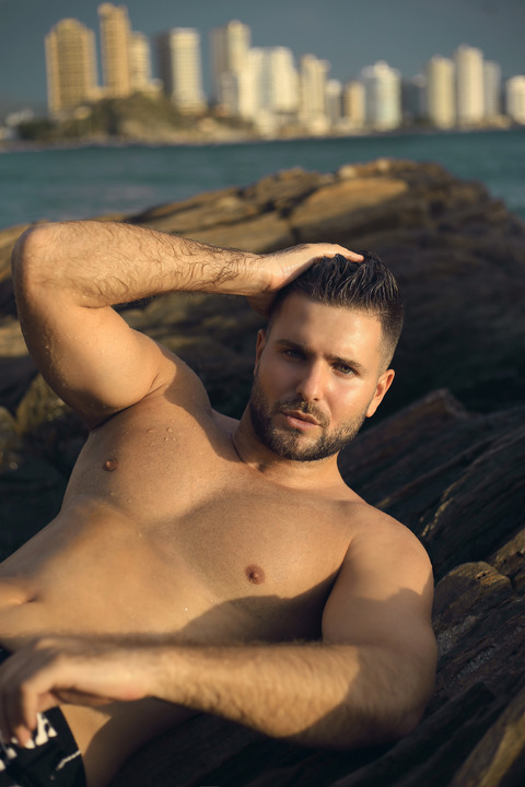 View DR.TONNI (drtonniofficial) OnlyFans 7 Photos and 0 Videos for free 

 picture 2