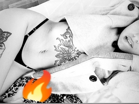 View dulcemelisea OnlyFans content for free 

 picture 2