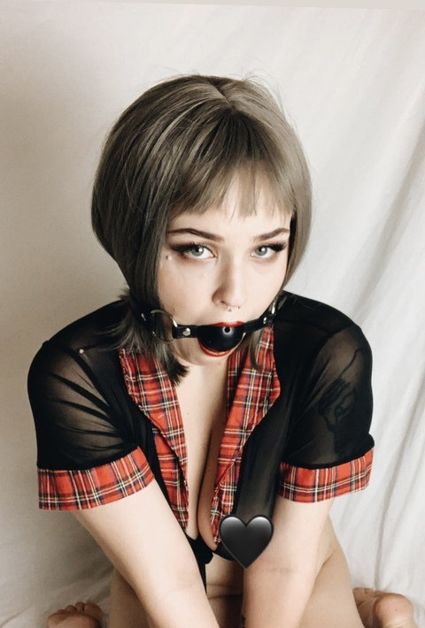 View Veronica (dungeongirl) OnlyFans 153 Photos and 46 Videos gallery 

 picture 2