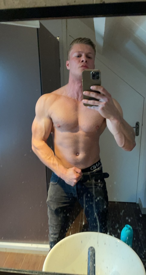 dutchblondee (Dutchblonde) OnlyFans Leaked Pictures & Videos 

 picture 2