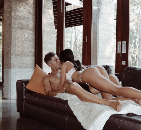 View dyl.chlo OnlyFans content for free 

 picture 2
