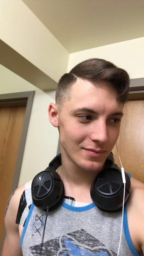 dylontowns OnlyFans Leak 

 picture 2