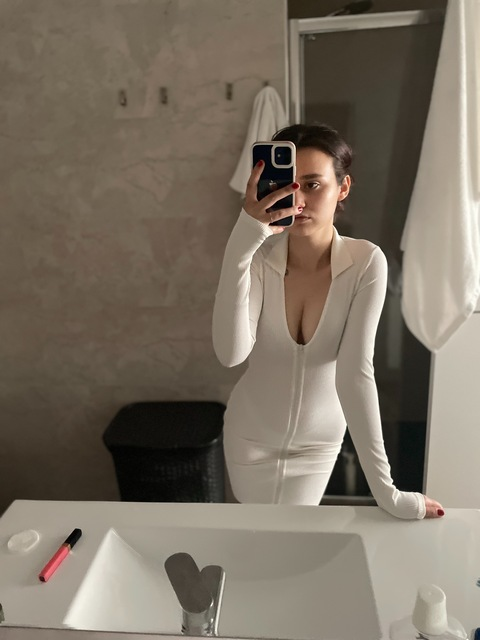 elenam3 OnlyFans Leak (19 Photos and 0 Videos) 

 picture 2