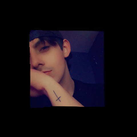 eli.demons OnlyFans Leaked (14 Photos and 3 Videos) 

 picture 2