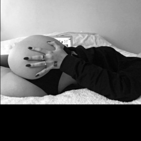 View Elizabeth (elirock) OnlyFans 1 Photos and 0 Videos leaked 

 picture 2