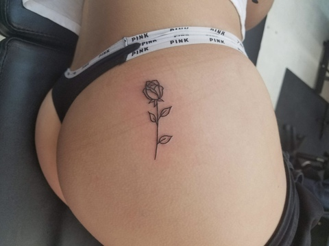 elisegarnet OnlyFans Leak 

 picture 2
