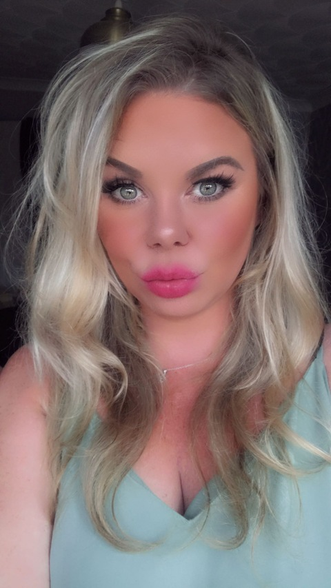 View elissialovesfree OnlyFans content for free 

 picture 2