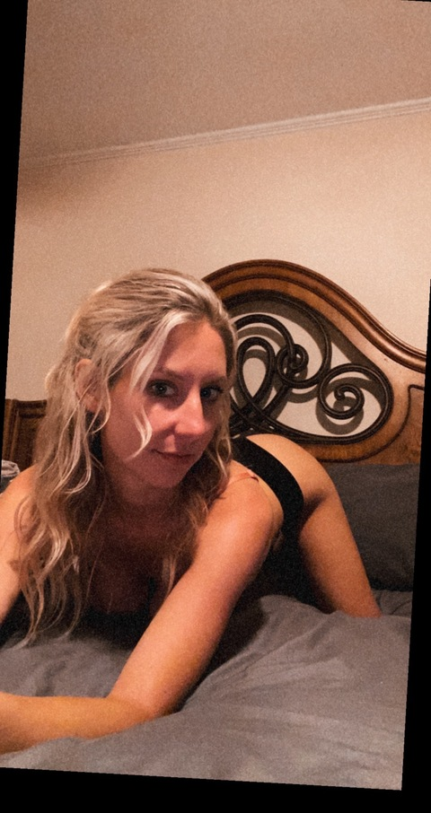 elizabeth4163 OnlyFans Leaked 

 picture 2