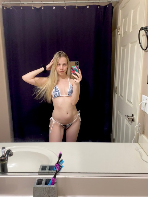elizabitch OnlyFans Leaked Photos and Videos 

 picture 2