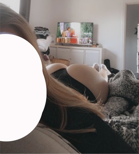 ellabella031 OnlyFans Leaks 

 picture 2