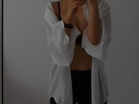 View elle-louiseof OnlyFans content for free 

 picture 2