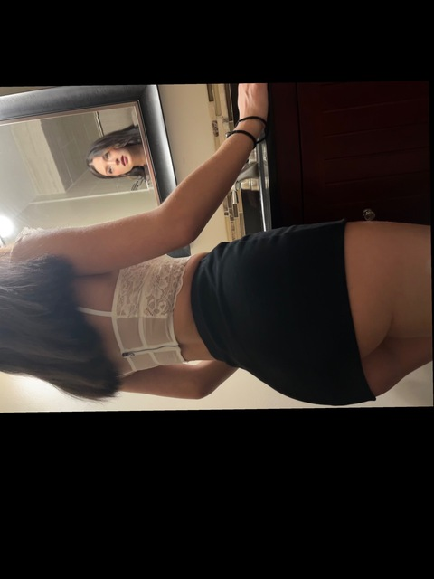 ellewright (Elle) OnlyFans Leaked Videos and Pictures 

 picture 2