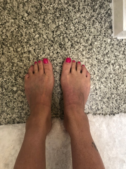 Get Free access to elliemaysfeet (Ellie May (Feet Page)) Leaked OnlyFans 

 picture 2