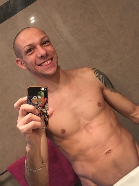 Onlyfans leak elninomaloitaliano 

 picture 2