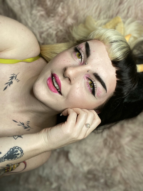 View elorafawn (elora.fawn) OnlyFans 445 Photos and 16 Videos for free 

 picture 2