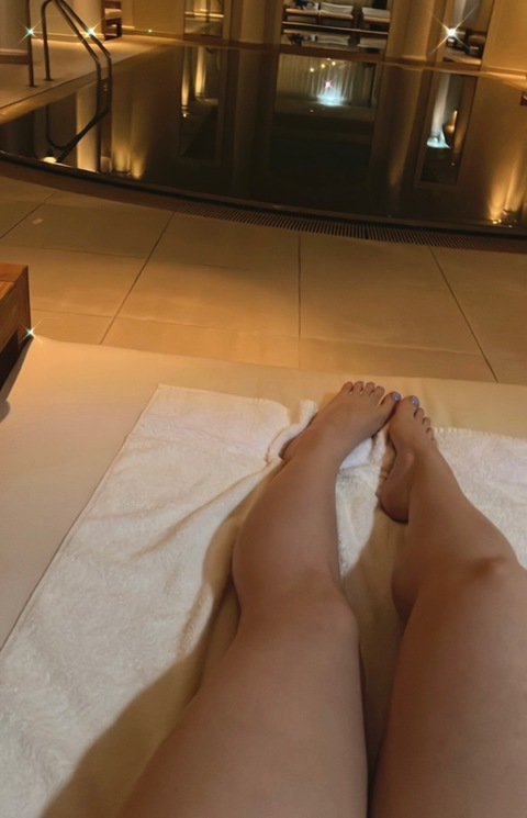 @elviracutefeet leaks Onlyfans videos free 

 picture 2