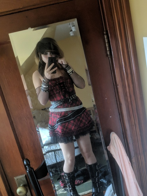 View emberflux OnlyFans content for free 

 picture 2