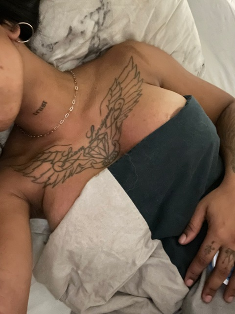 View emelievlindgren OnlyFans content for free 

 picture 2