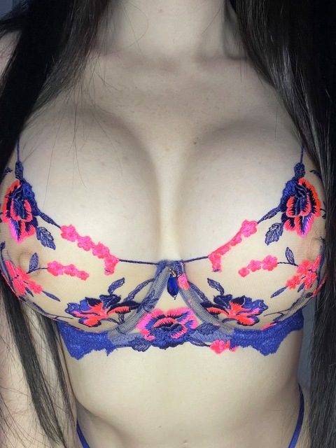 emer_aldx OnlyFans Leaks 

 picture 2