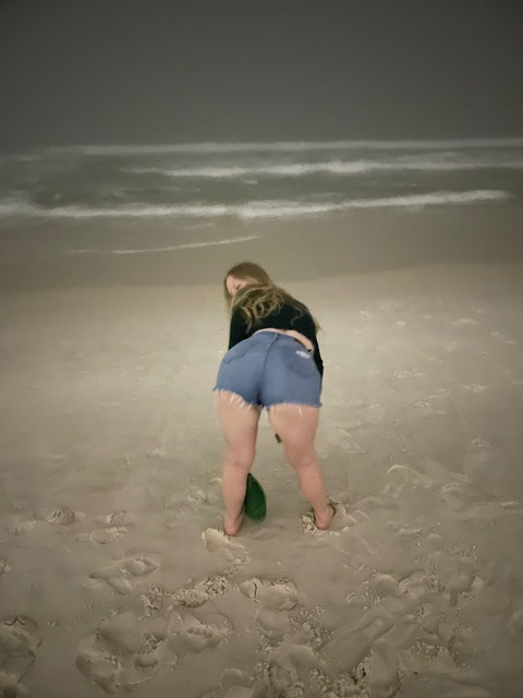 emerald.honeyy OnlyFans Leak (5 Photos and 4 Videos) 

 picture 2