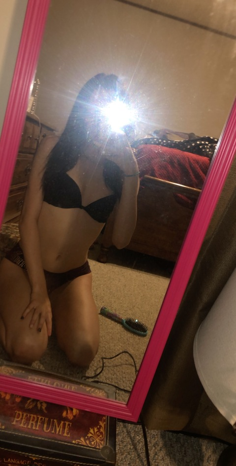 View emerald.stone9 OnlyFans content for free 

 picture 2