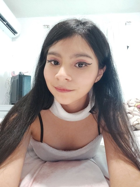 View Emili Petite (emilipetite_21) OnlyFans 0 Photos and 0 Videos leaks 

 picture 2