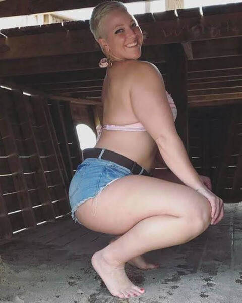 Free access to @emilyhunt Leak OnlyFans 

 picture 2