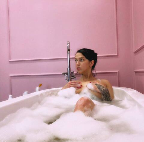 View Emma❤️️ (emmalovesya) OnlyFans 45 Photos and 0 Videos leaks 

 picture 2