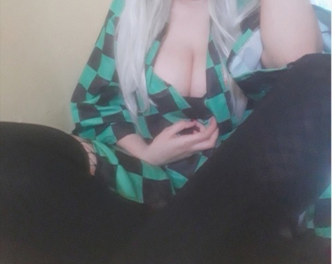 emmalynxuwu OnlyFans Leaked 

 picture 2