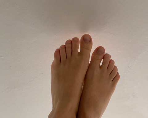 View emmasfeetfantasy (Emmas Feet Fantasy) OnlyFans 10 Photos and 3 Videos gallery 

 picture 2